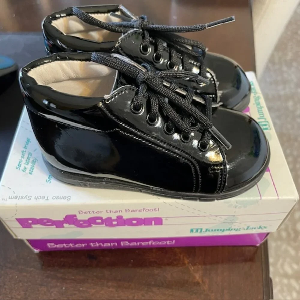 Jumping Jacks Perfection Baby/Infant Walking Shoe Black Patent Dress Shoes 4D